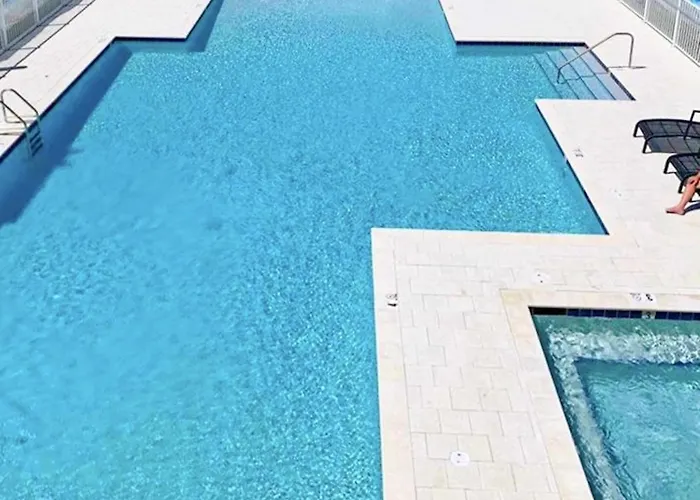 Fantastic On With Pool Hot Tub Free Wifi Elevator & Ac *